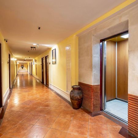 Royal Ivory Sukhumvit Nana Hotell Bangkok Exteriör bild