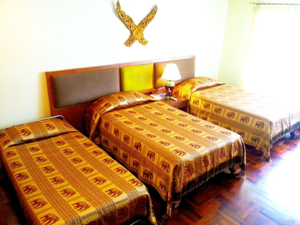 Royal Ivory Sukhumvit Nana Hotell Bangkok Exteriör bild