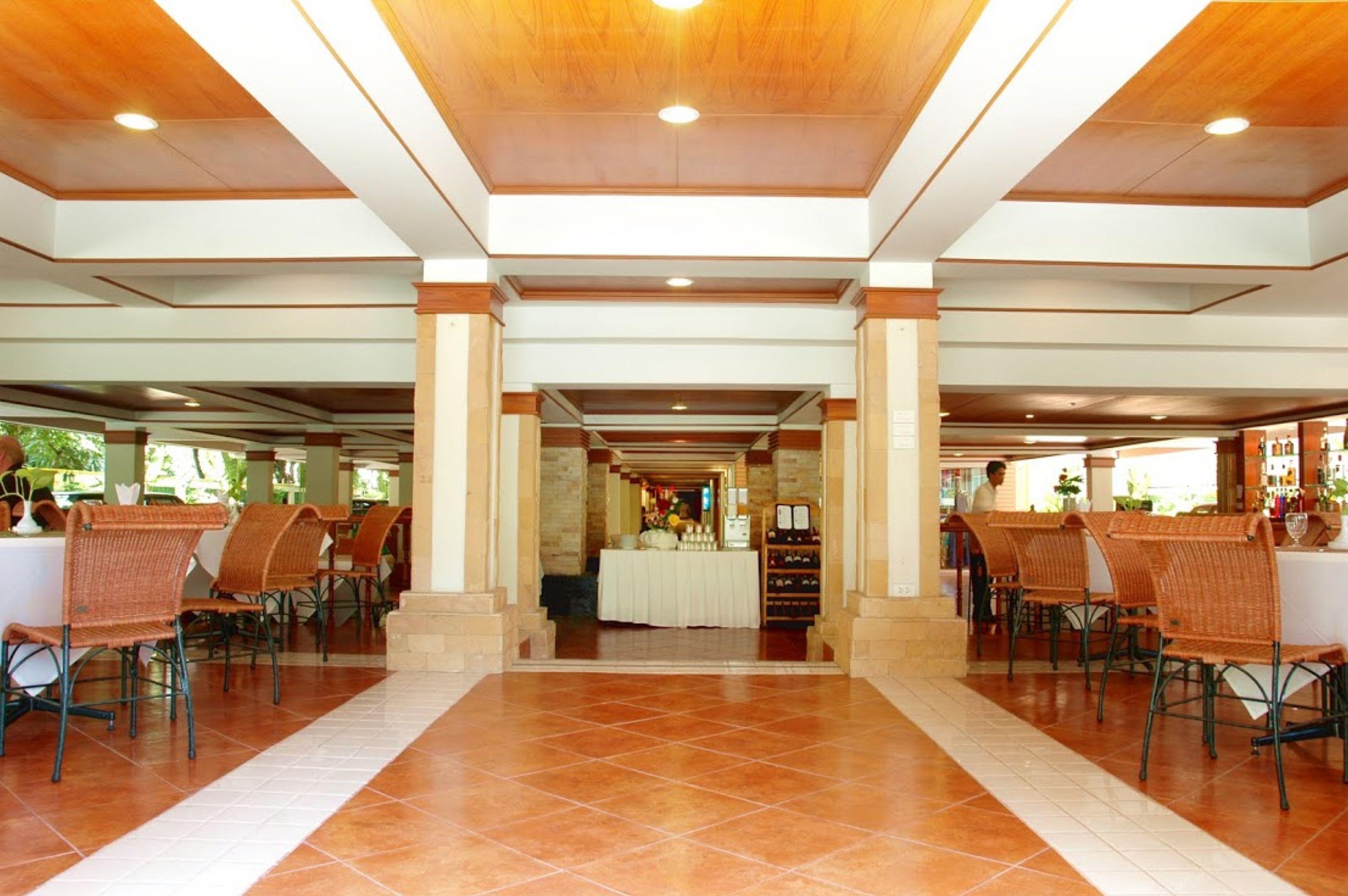 Royal Ivory Sukhumvit Nana Hotell Bangkok Exteriör bild