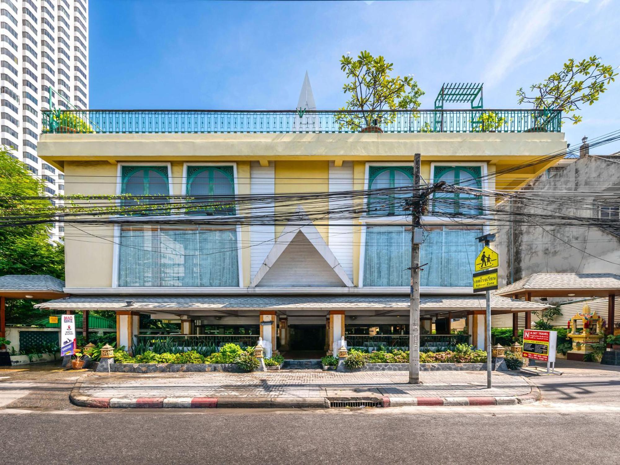 Royal Ivory Sukhumvit Nana Hotell Bangkok Exteriör bild