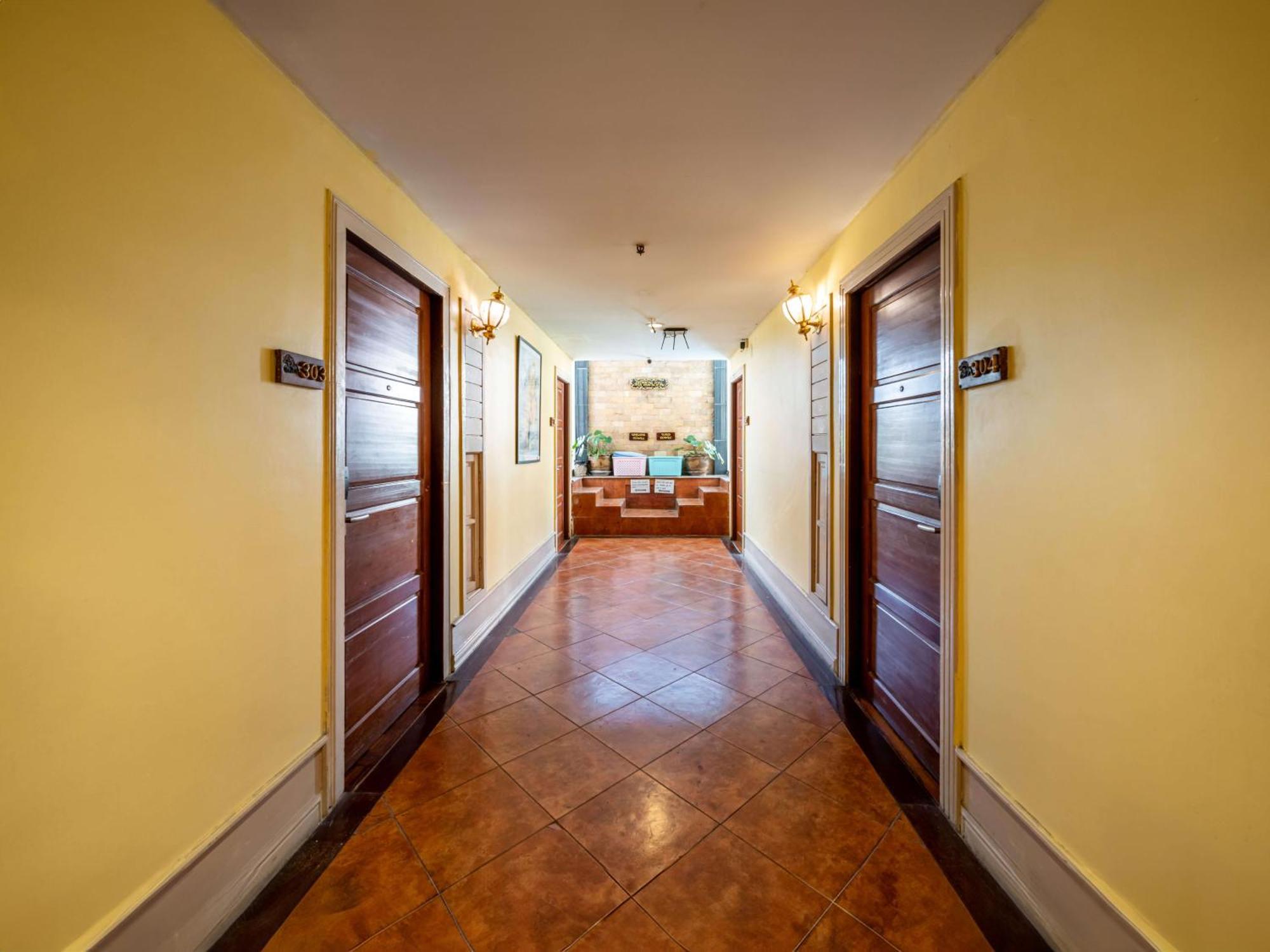 Royal Ivory Sukhumvit Nana Hotell Bangkok Exteriör bild