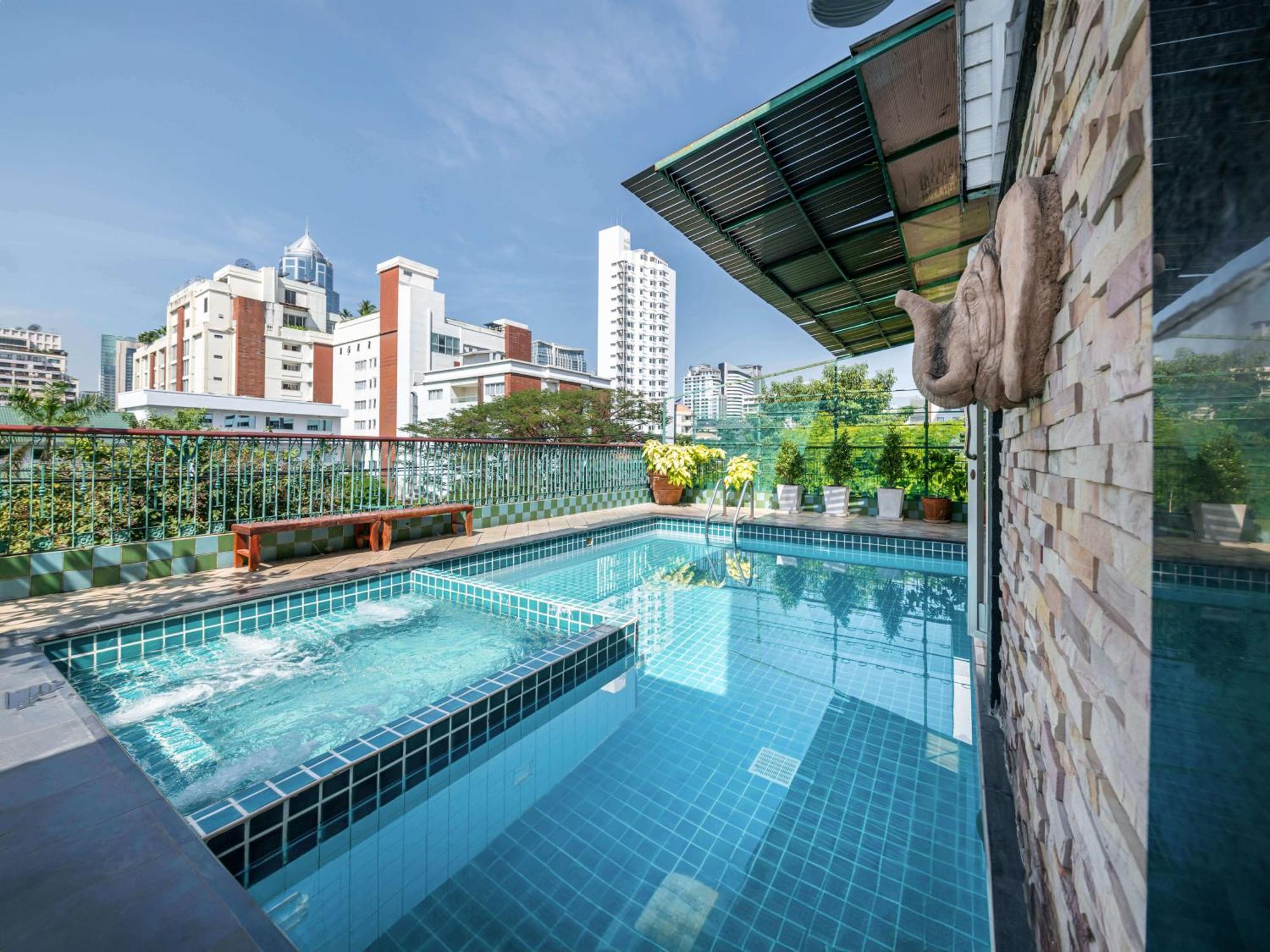 Royal Ivory Sukhumvit Nana Hotell Bangkok Exteriör bild