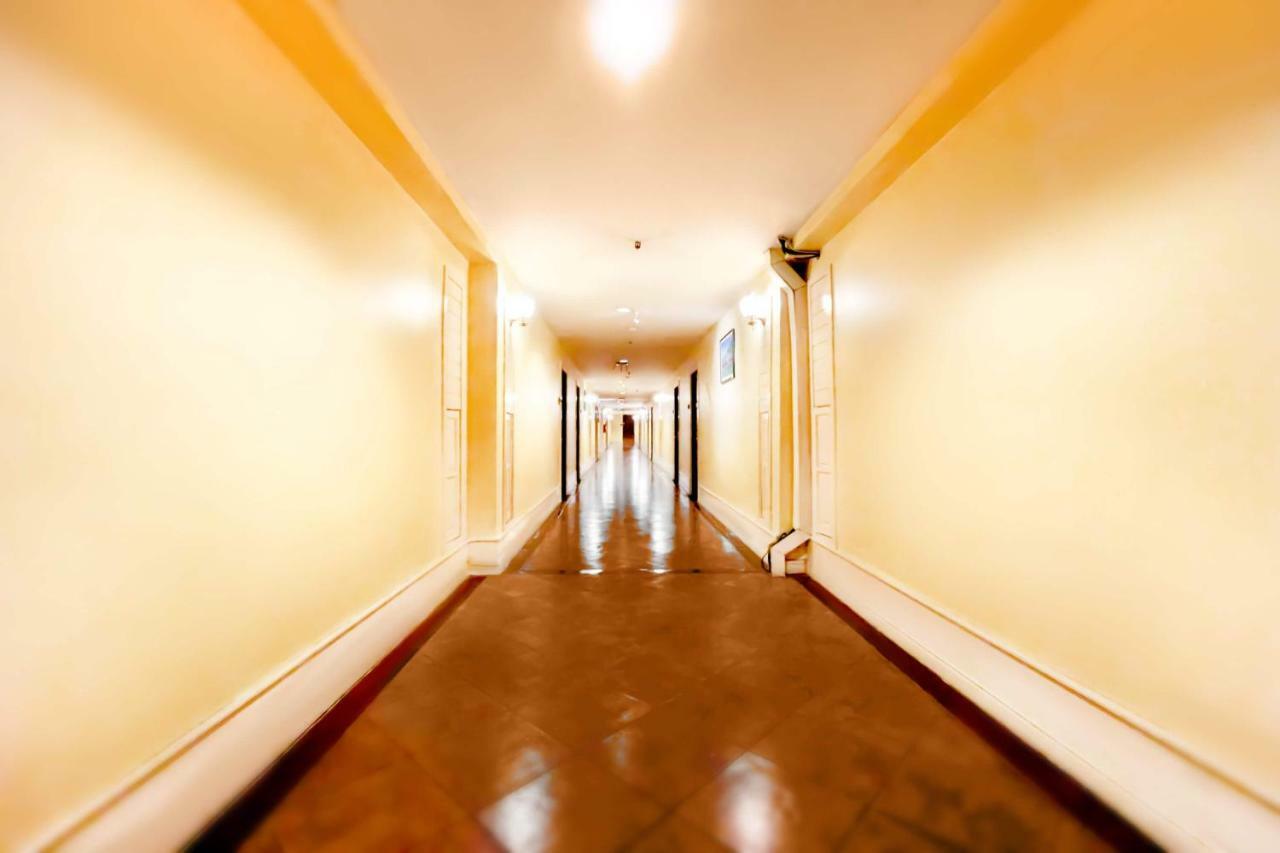 Royal Ivory Sukhumvit Nana Hotell Bangkok Exteriör bild