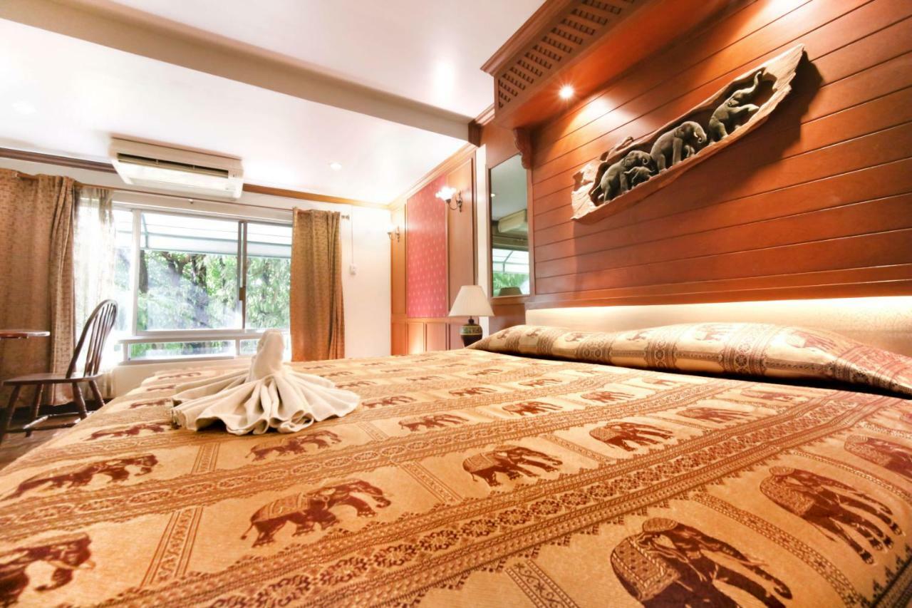 Royal Ivory Sukhumvit Nana Hotell Bangkok Exteriör bild