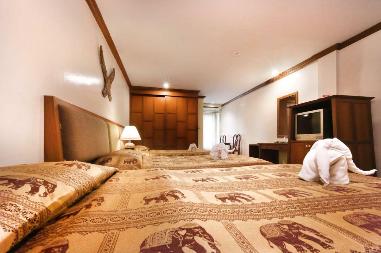 Royal Ivory Sukhumvit Nana Hotell Bangkok Exteriör bild