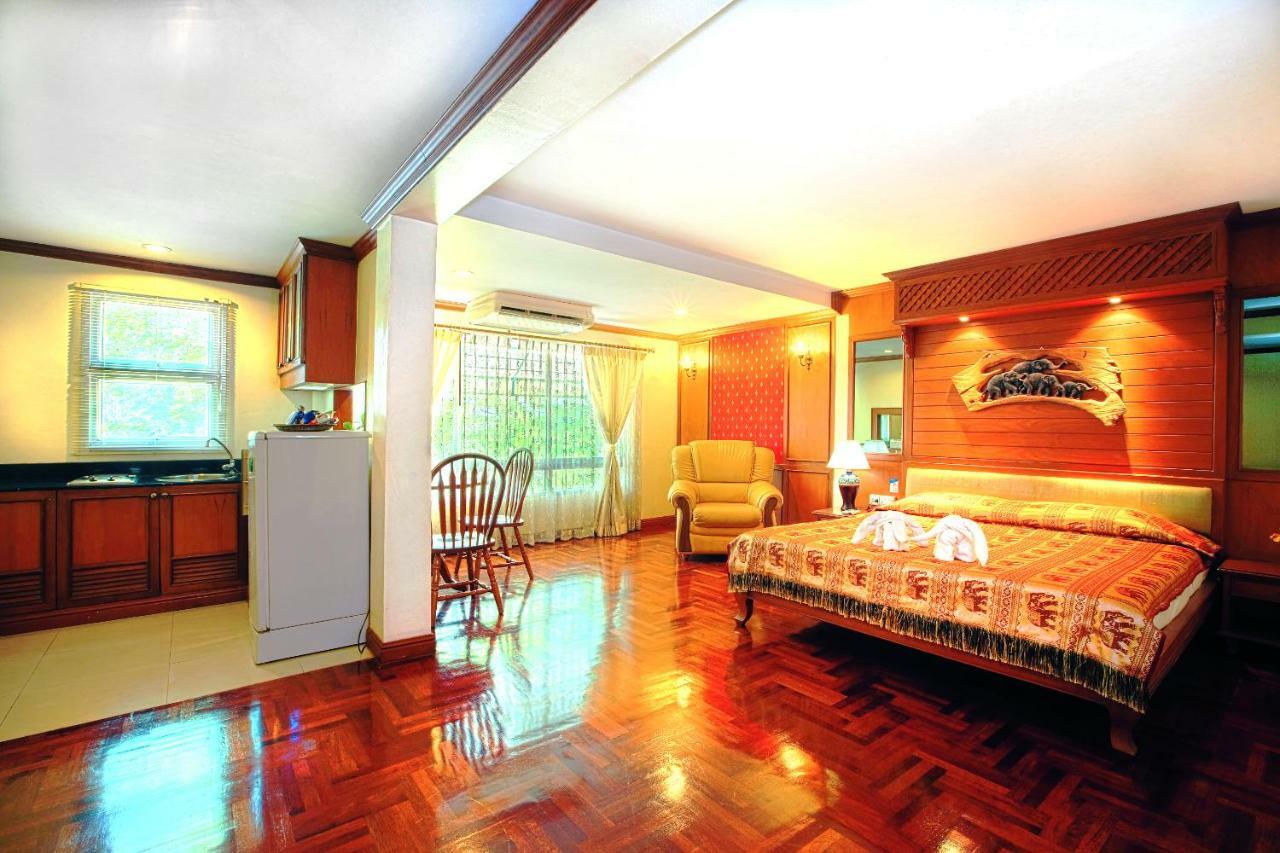 Royal Ivory Sukhumvit Nana Hotell Bangkok Exteriör bild