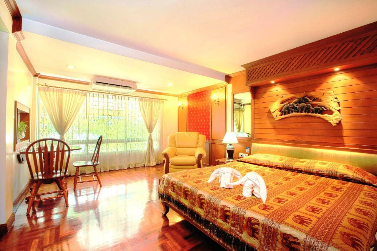 Royal Ivory Sukhumvit Nana Hotell Bangkok Exteriör bild