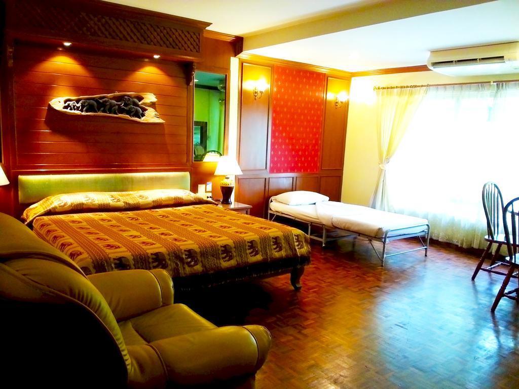 Royal Ivory Sukhumvit Nana Hotell Bangkok Exteriör bild
