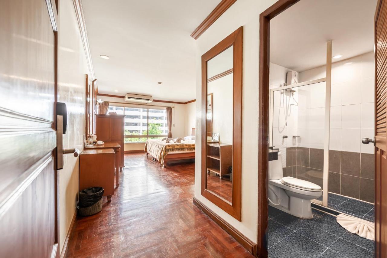 Royal Ivory Sukhumvit Nana Hotell Bangkok Exteriör bild